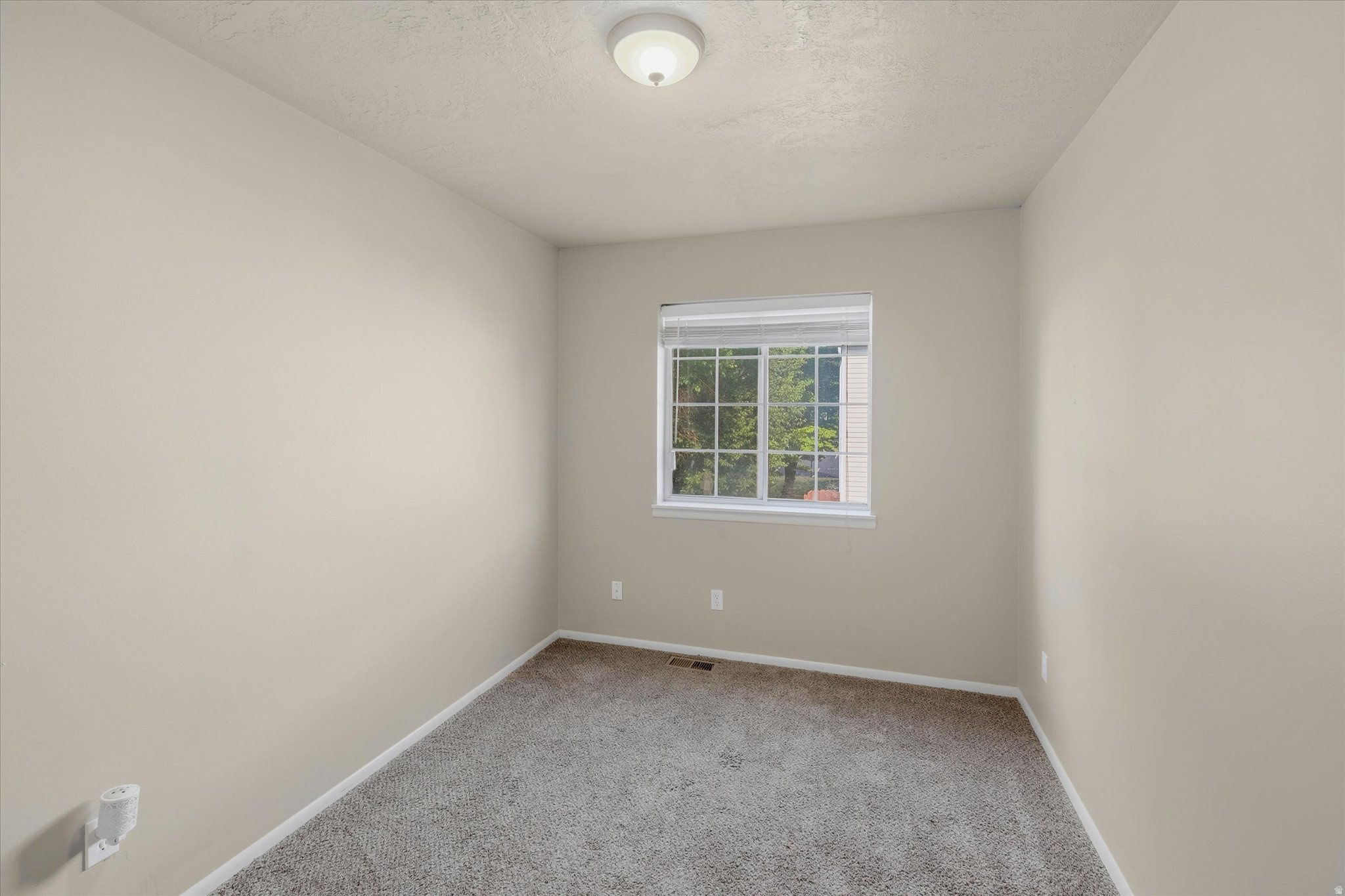 147 W 1190 N