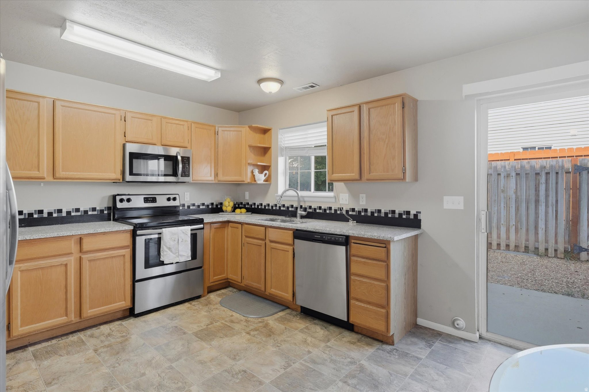 147 W 1190 N