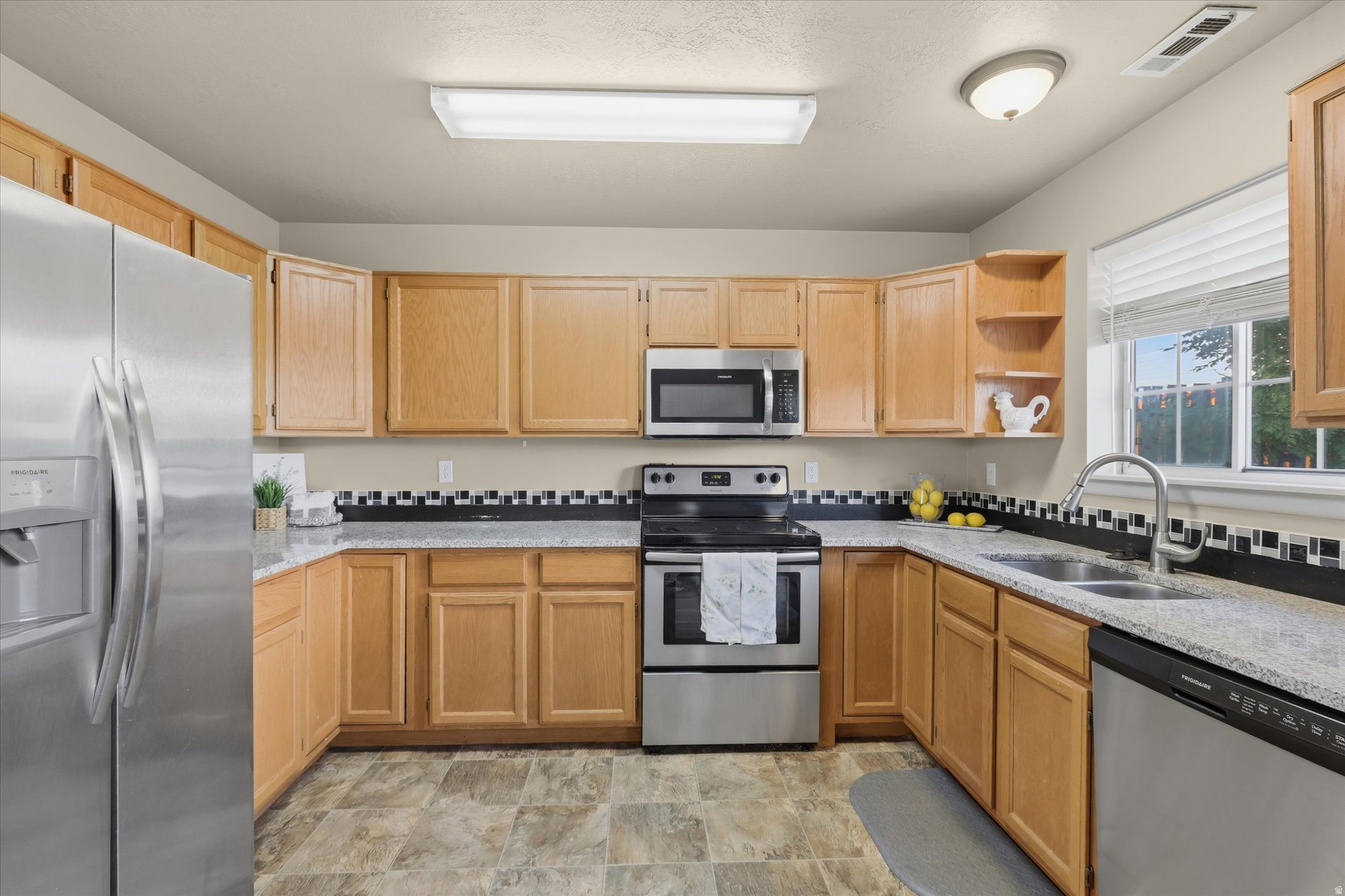 147 W 1190 N