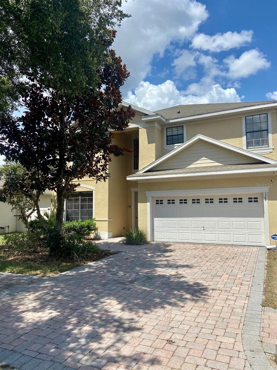 328 LAKE DAVENPORT CIR