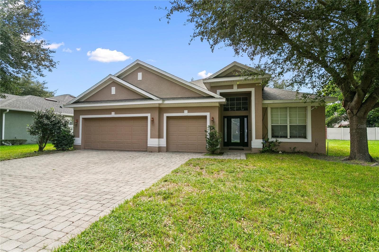 840 KAZAROS CIR
