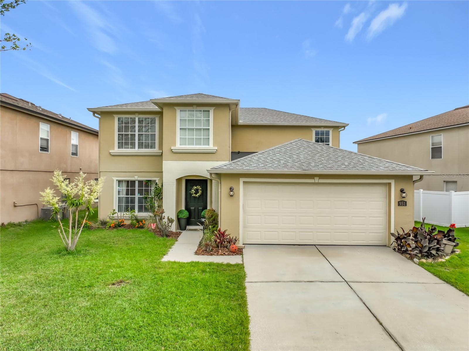 951 CRYSTAL BAY LN