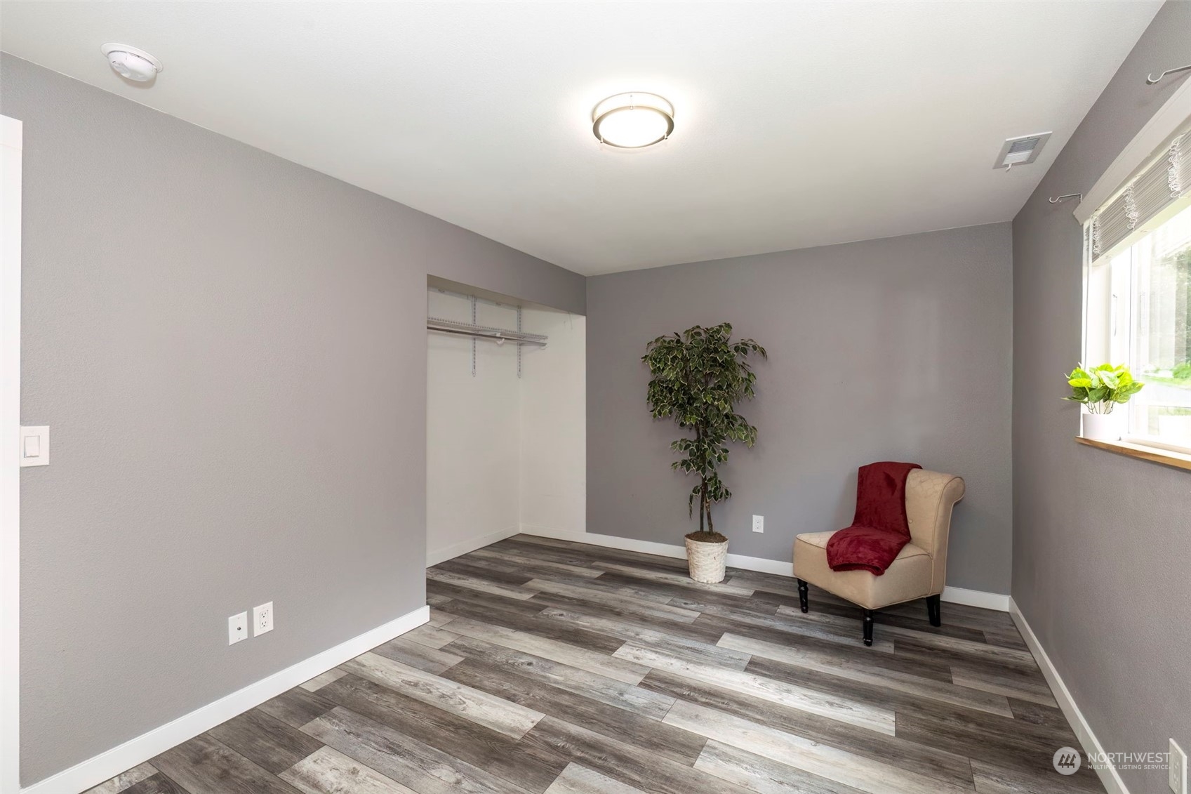 1950 Hillwood Lane SE