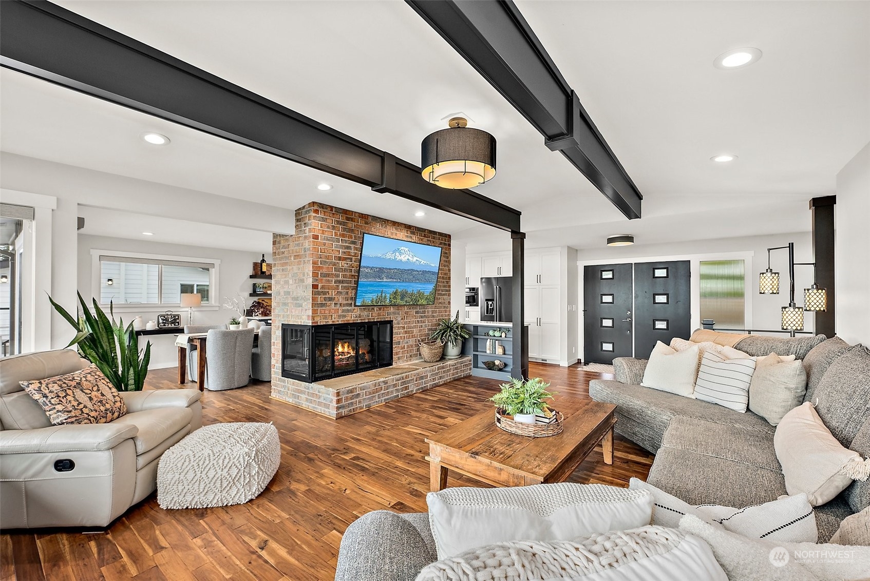 6823 Soundview Drive