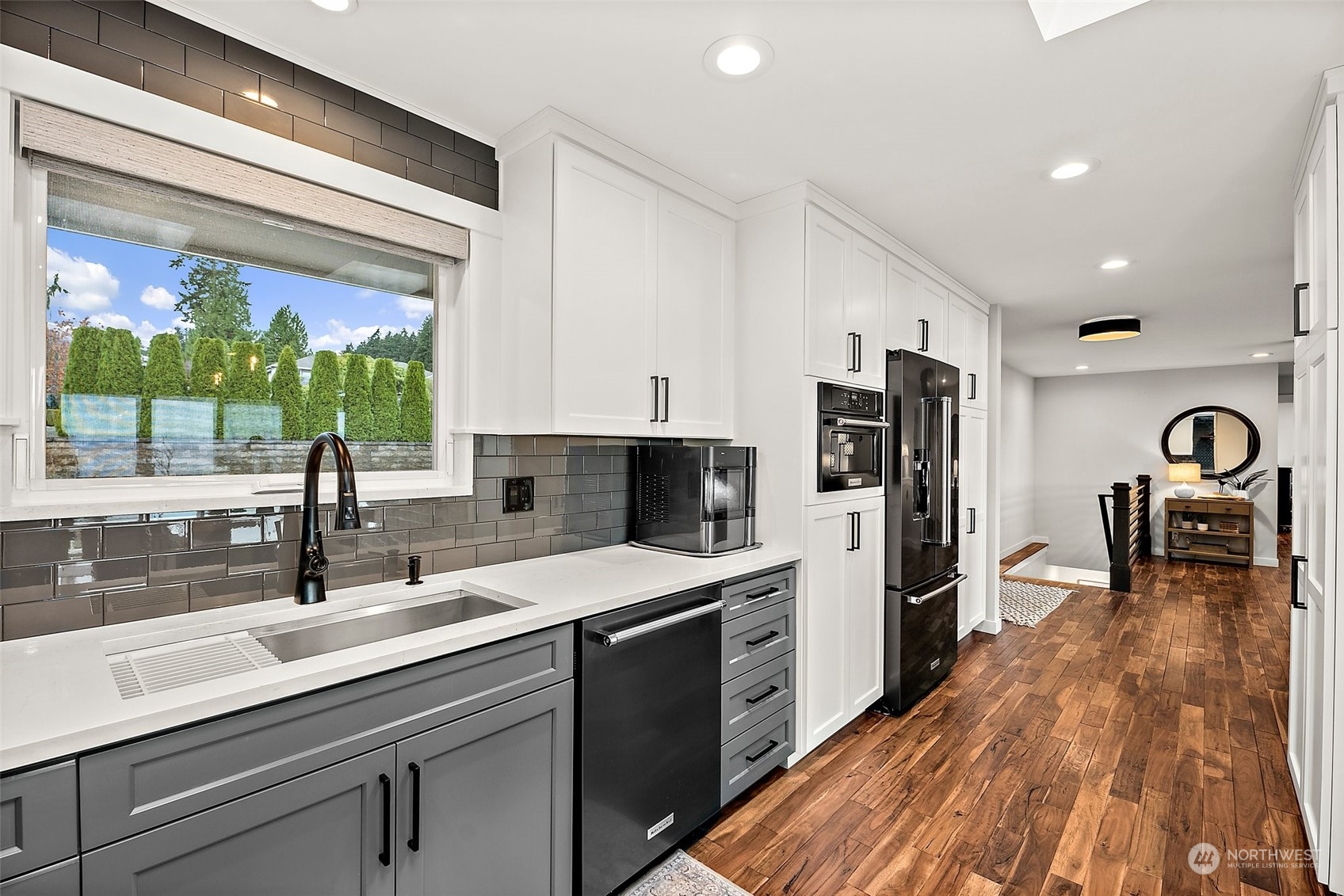 6823 Soundview Drive