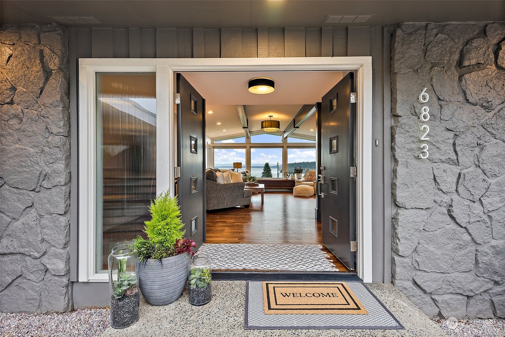 6823 Soundview Drive