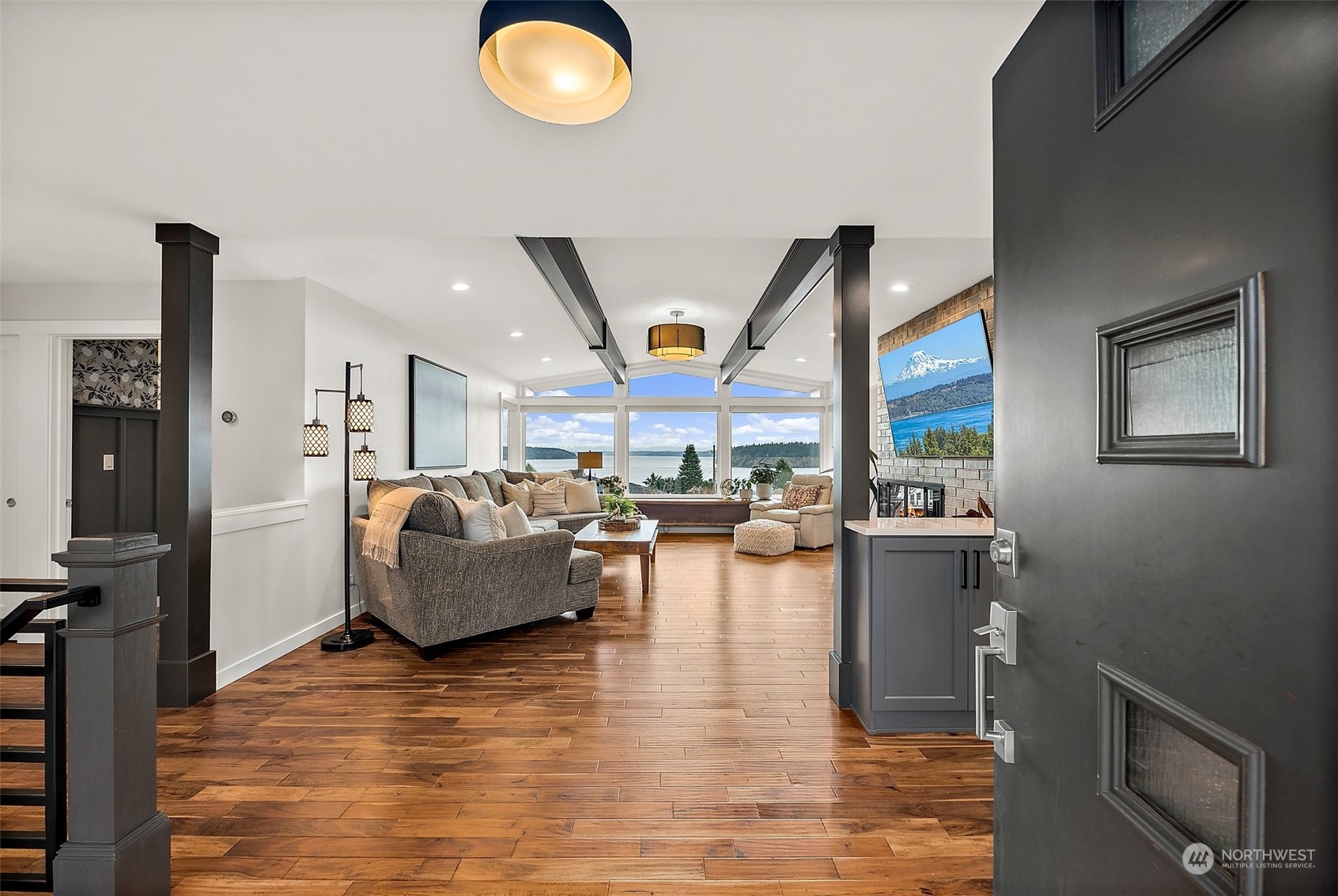 6823 Soundview Drive