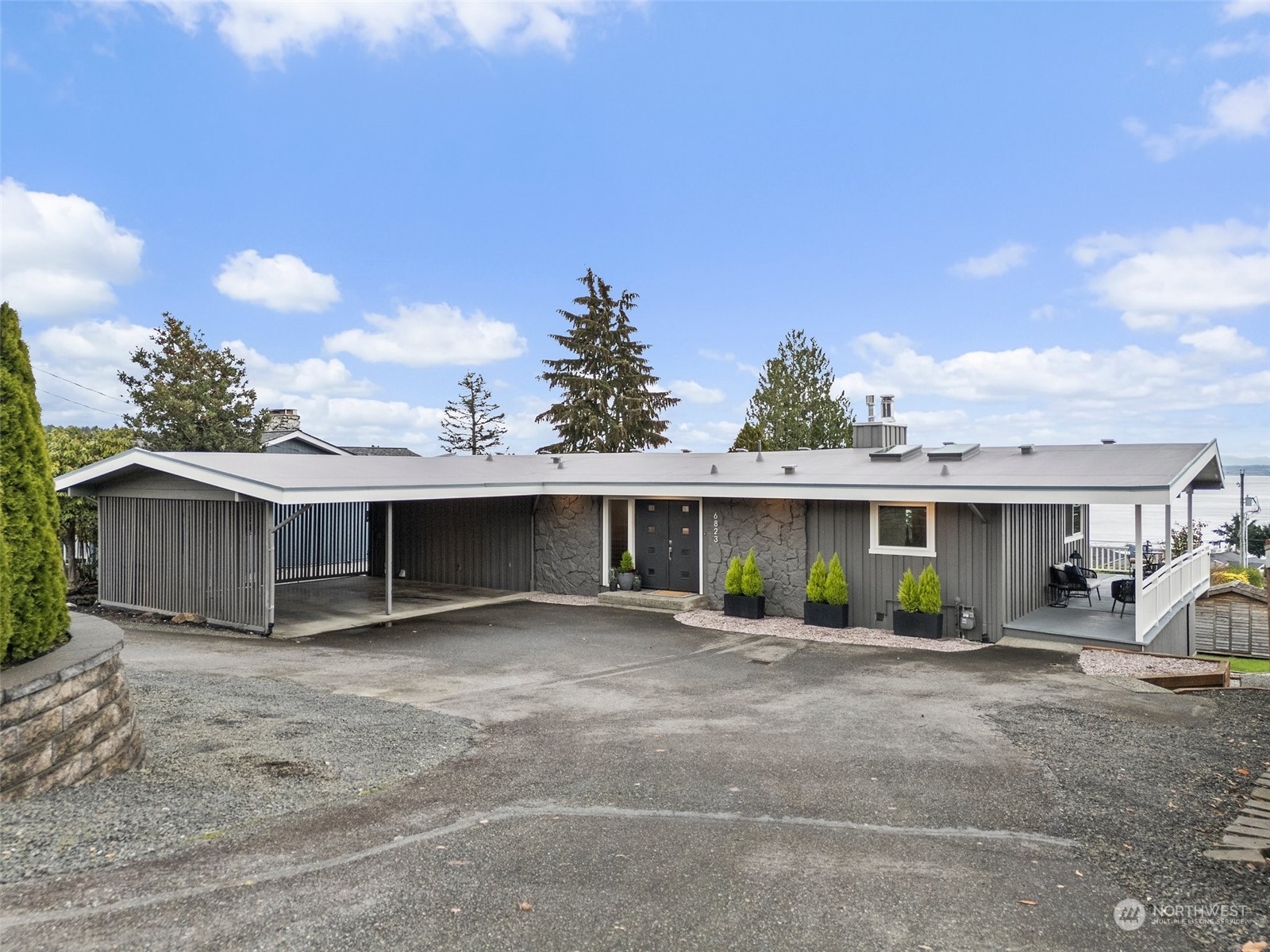 6823 Soundview Drive