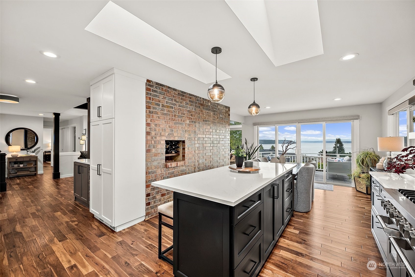 6823 Soundview Drive