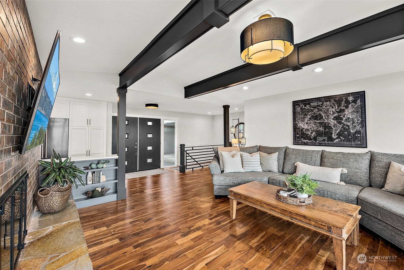 6823 Soundview Drive