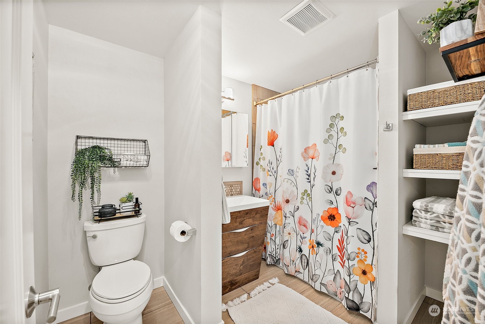 6823 Soundview Drive