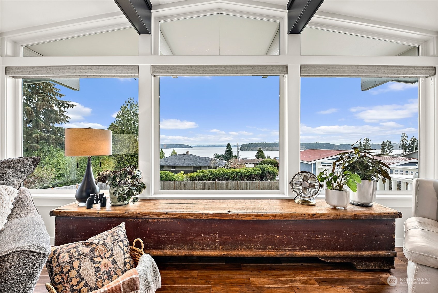 6823 Soundview Drive