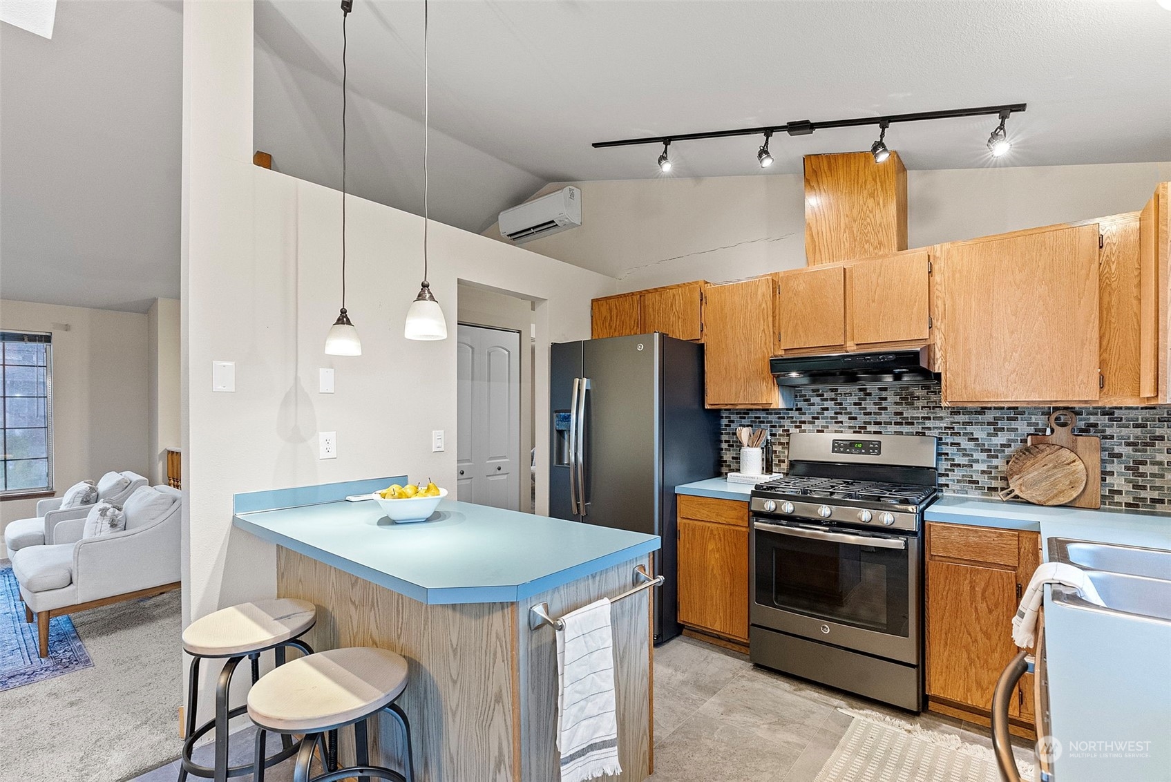 1210 Lansing Avenue W