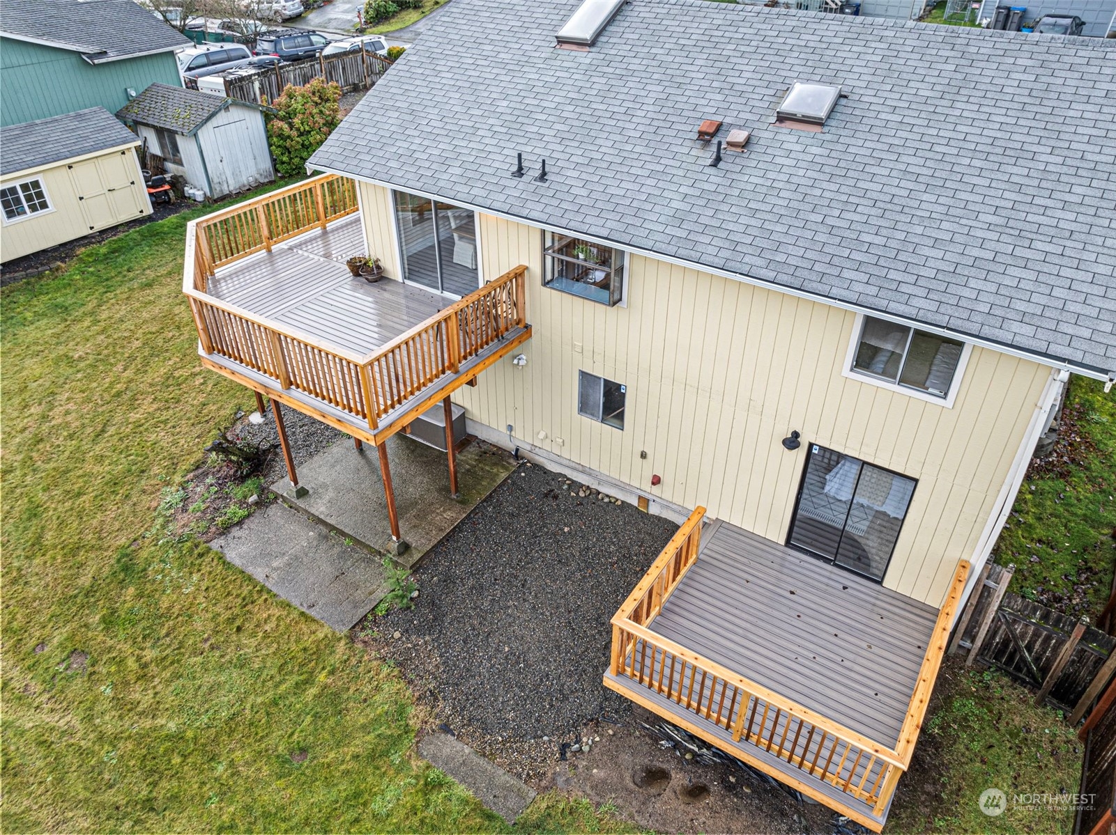 1210 Lansing Avenue W