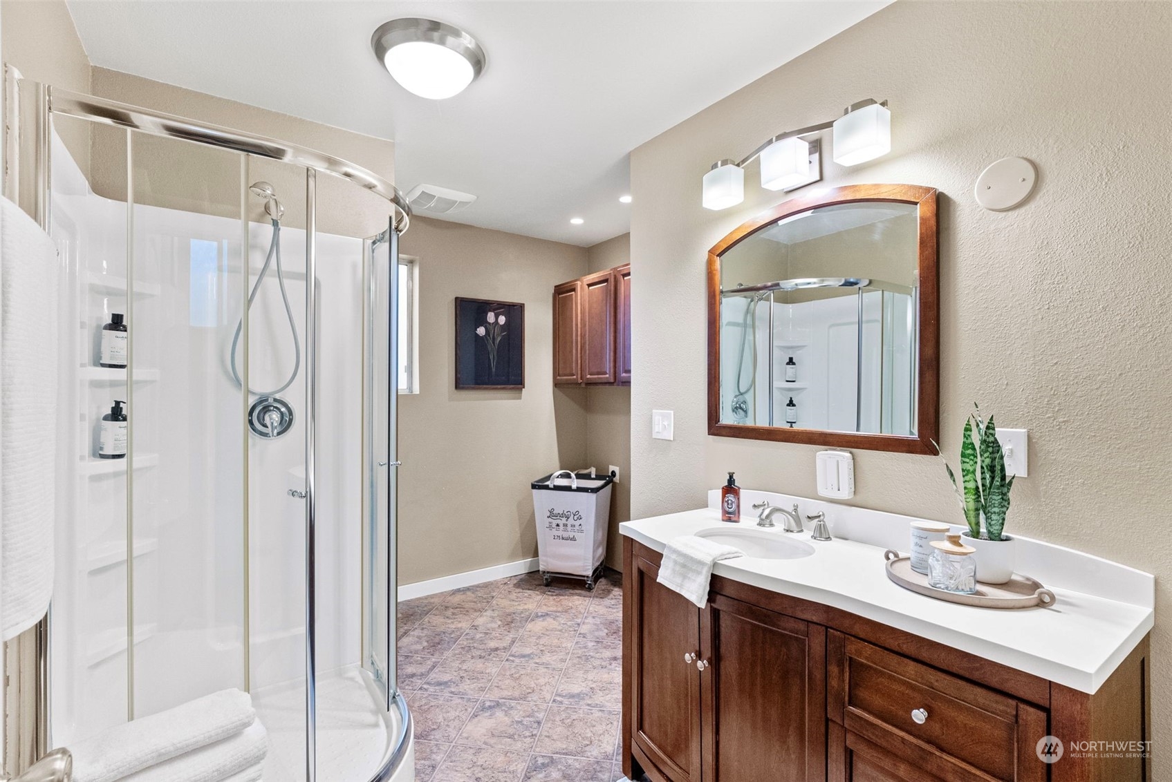 1210 Lansing Avenue W