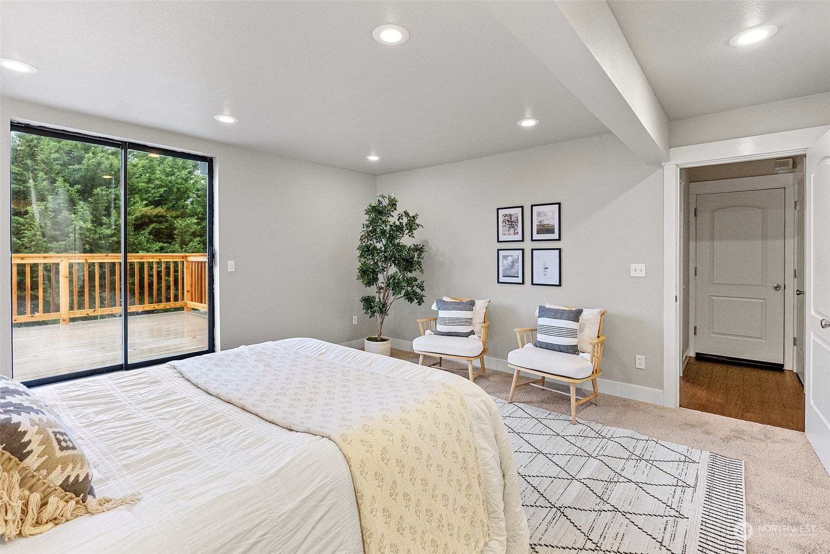 1210 Lansing Avenue W