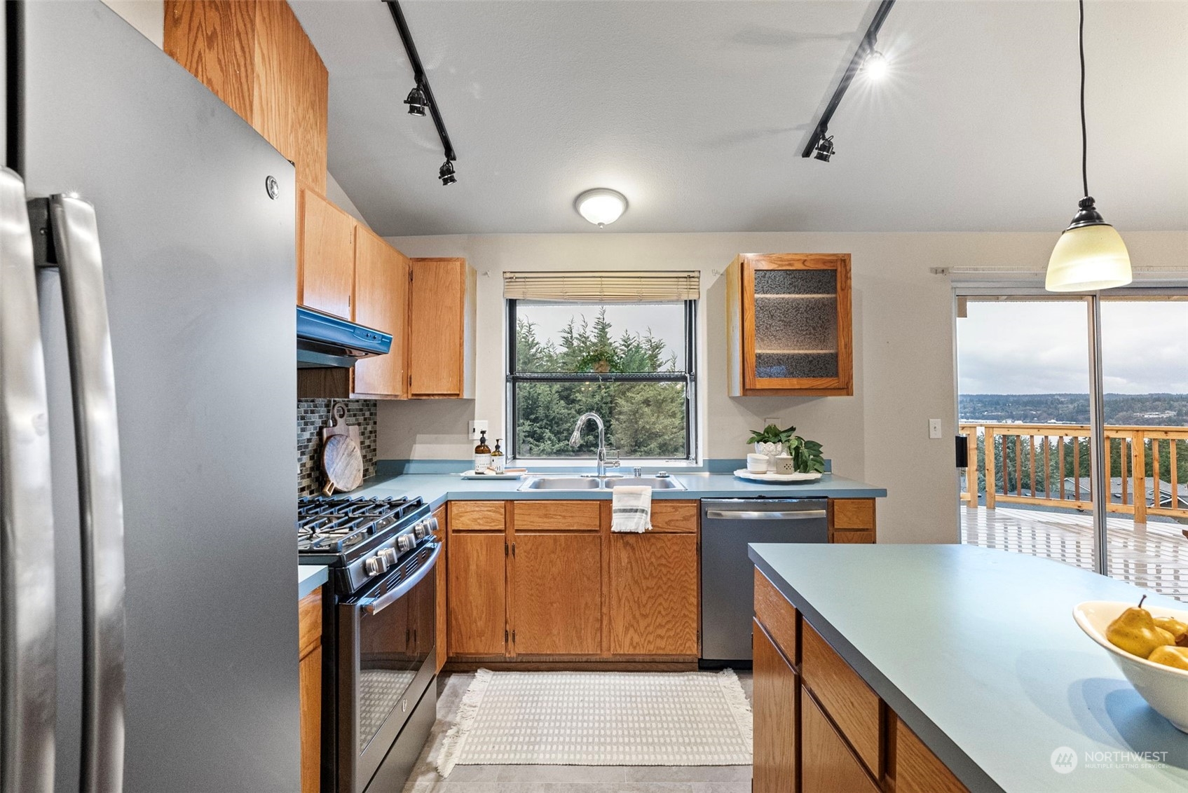 1210 Lansing Avenue W