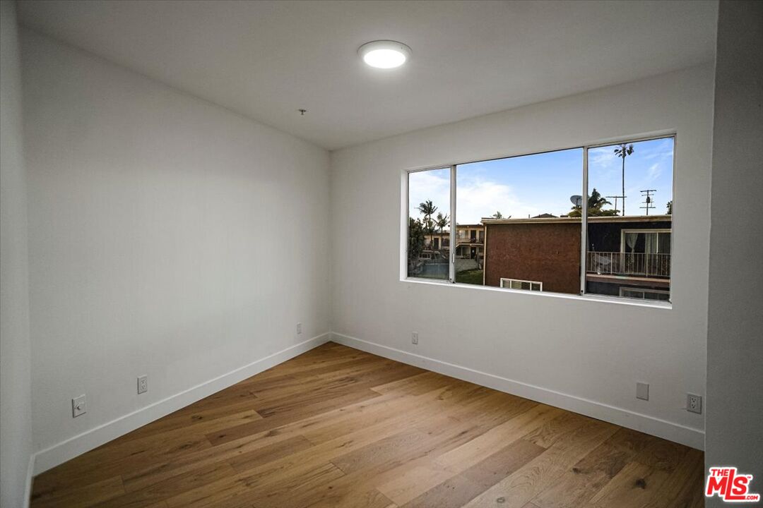 231 E Hyde Park Blvd