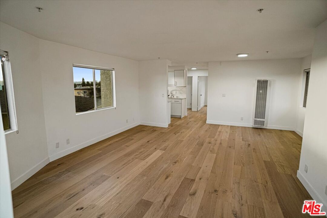 231 E Hyde Park Blvd