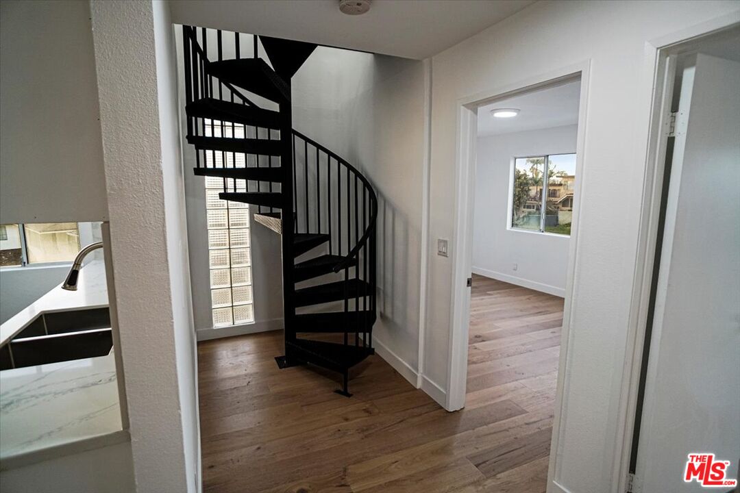 231 E Hyde Park Blvd