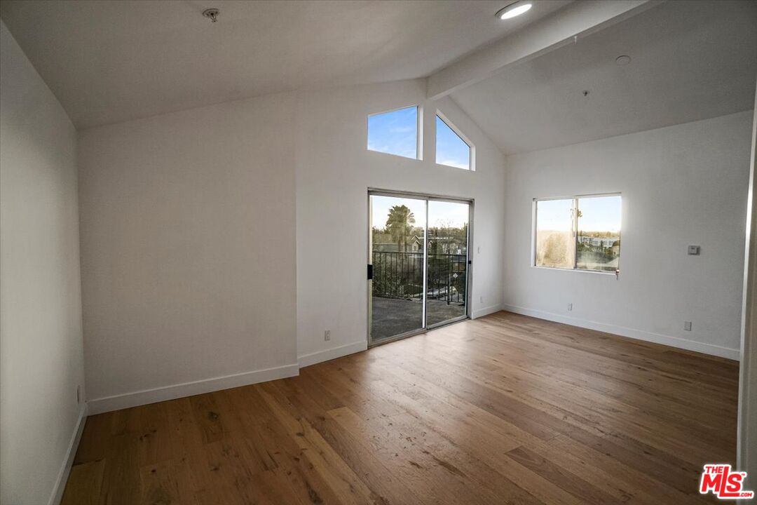 231 E Hyde Park Blvd