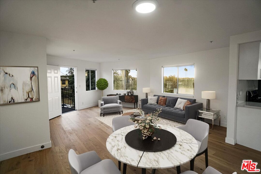 231 E Hyde Park Blvd