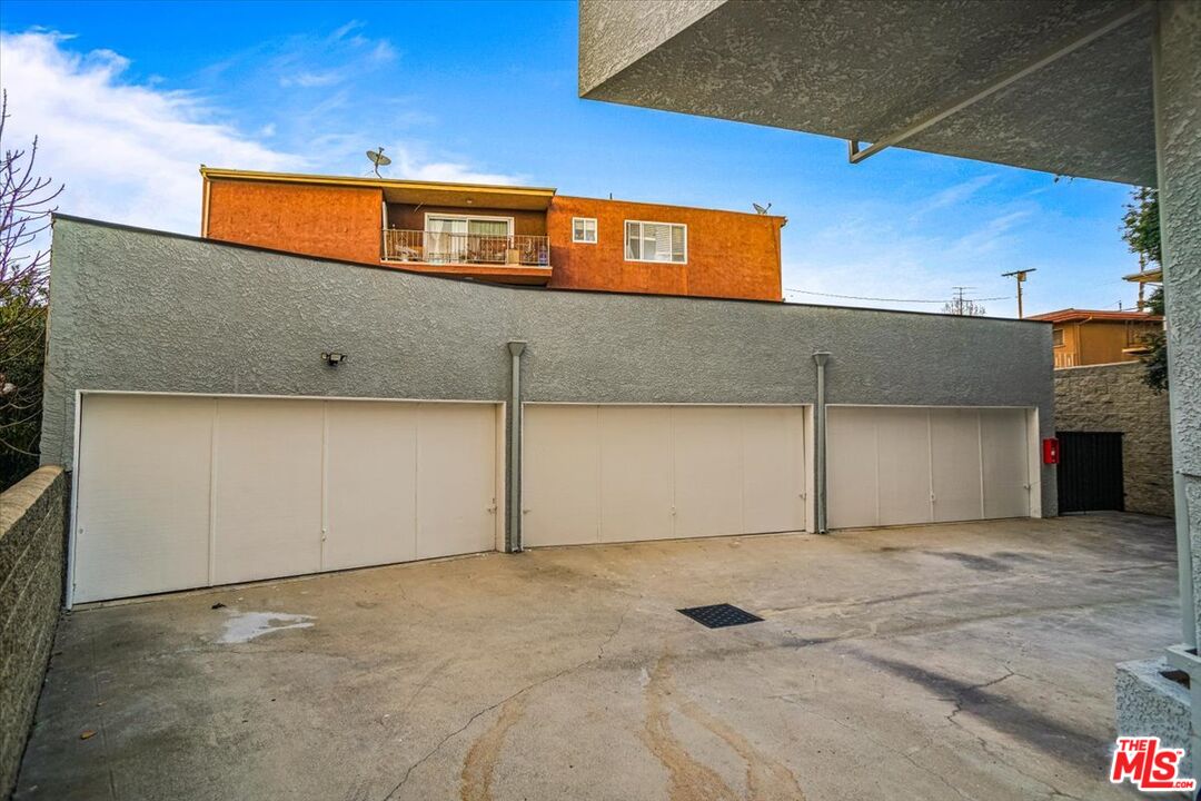231 E Hyde Park Blvd