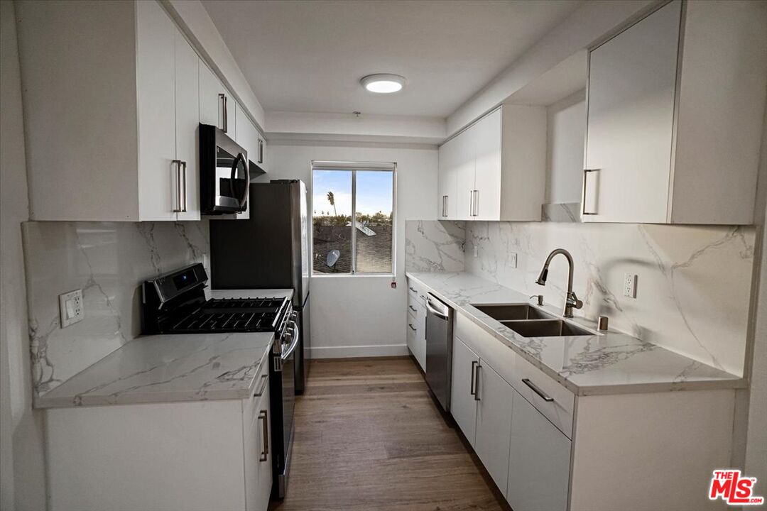 231 E Hyde Park Blvd