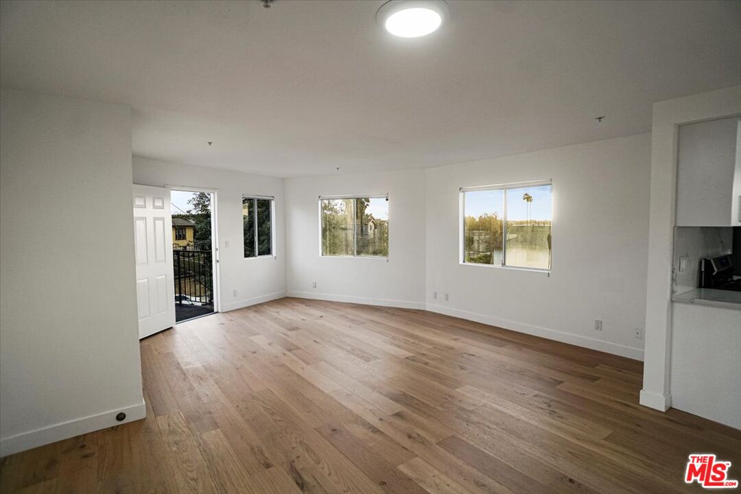 231 E Hyde Park Blvd