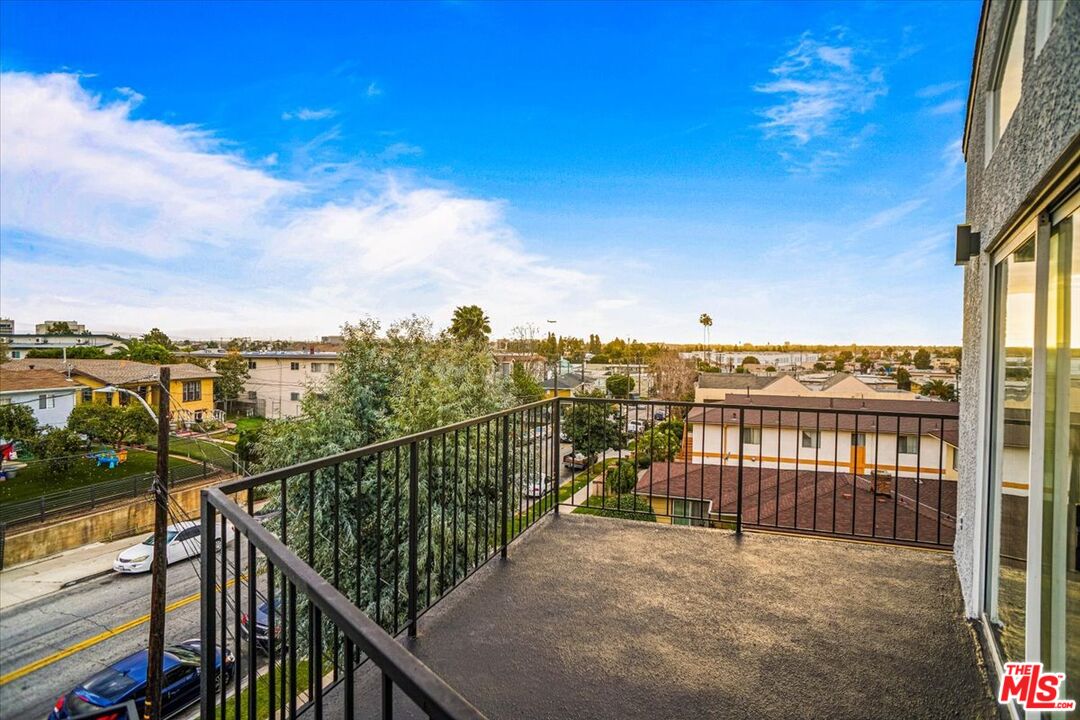 231 E Hyde Park Blvd