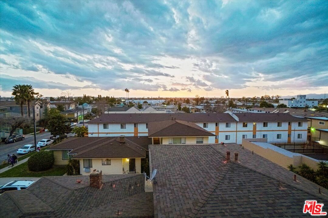 231 E Hyde Park Blvd