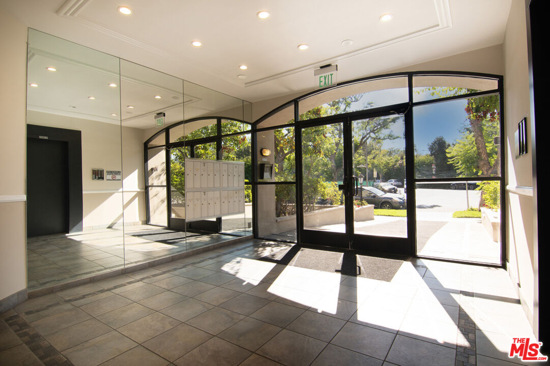 458 N Oakhurst Dr Unit: 106