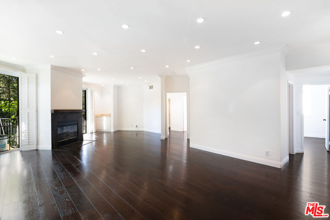 458 N Oakhurst Dr Unit: 106