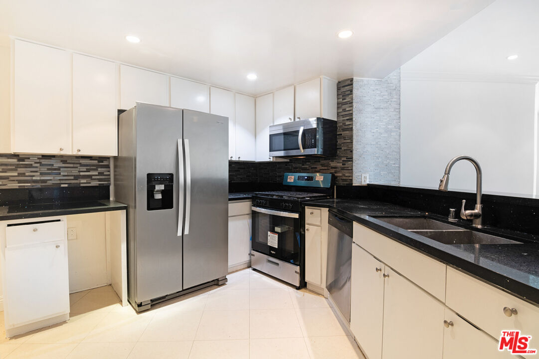 458 N Oakhurst Dr Unit: 106