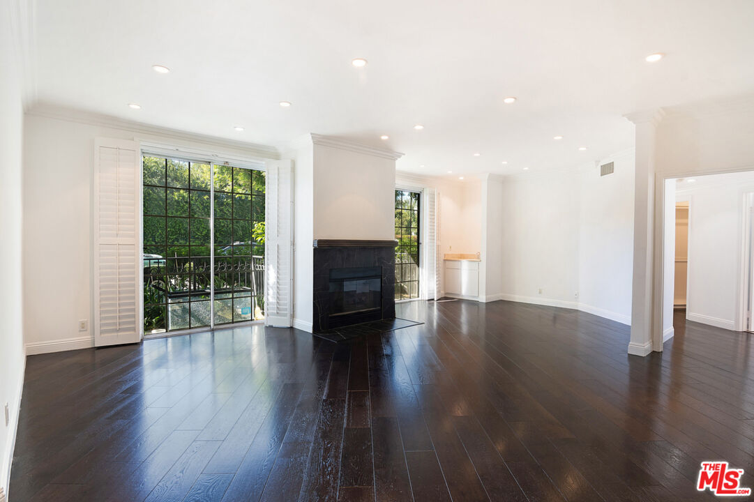 458 N Oakhurst Dr Unit: 106