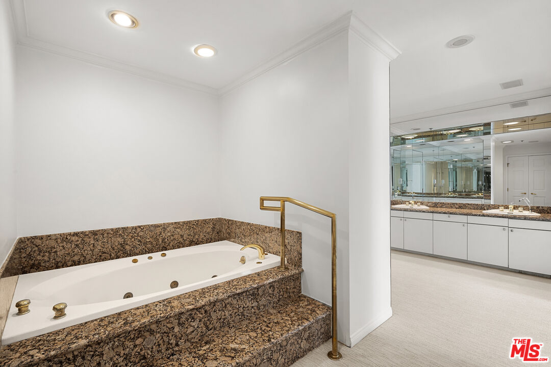 10724 Wilshire Blvd Unit: 1210