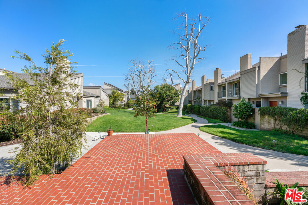42 Village Pkwy
