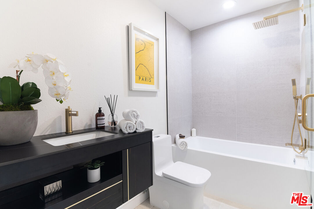 1033 Carol Dr Unit: T13