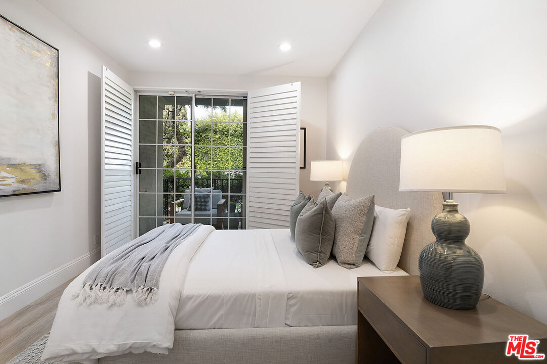 458 N Oakhurst Dr Unit: 102