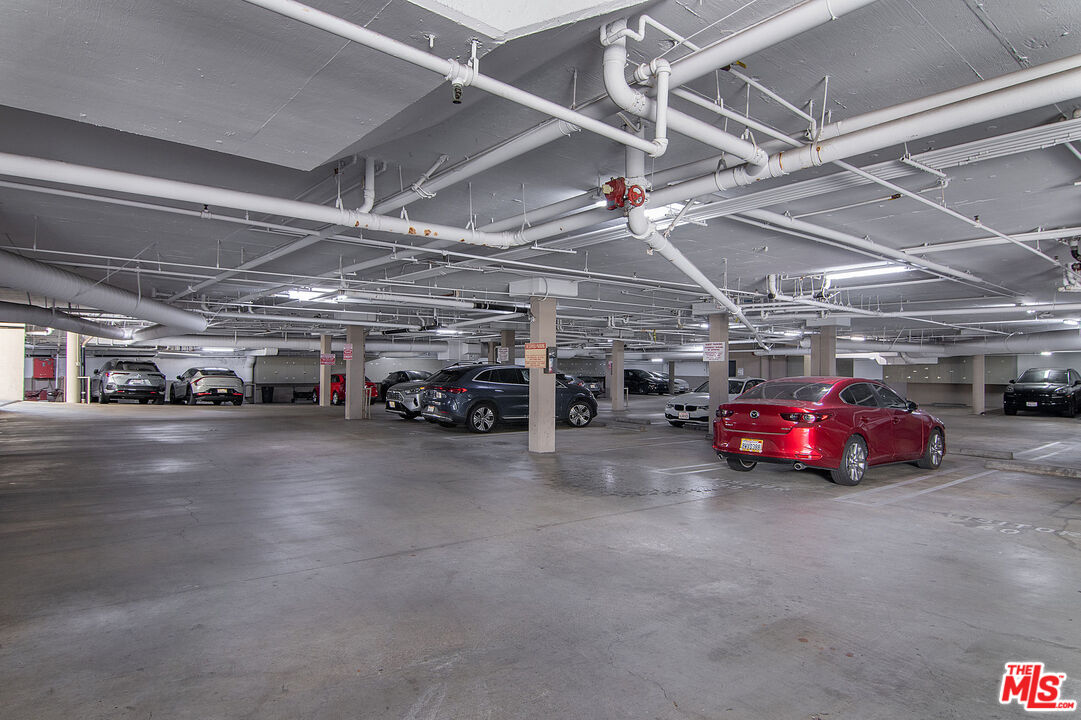 458 N Oakhurst Dr Unit: 102