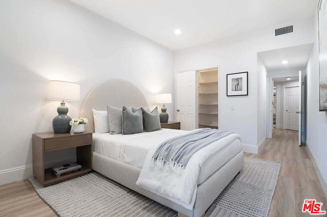 458 N Oakhurst Dr Unit: 102