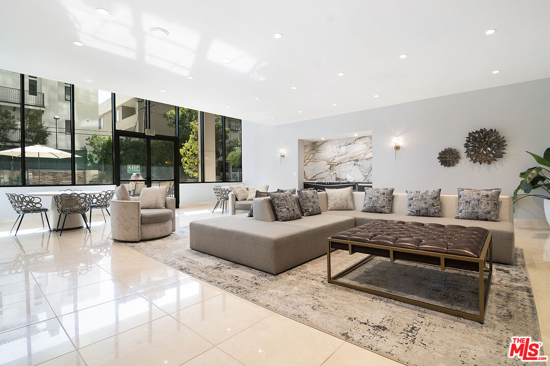 10724 Wilshire Blvd Unit: 1210