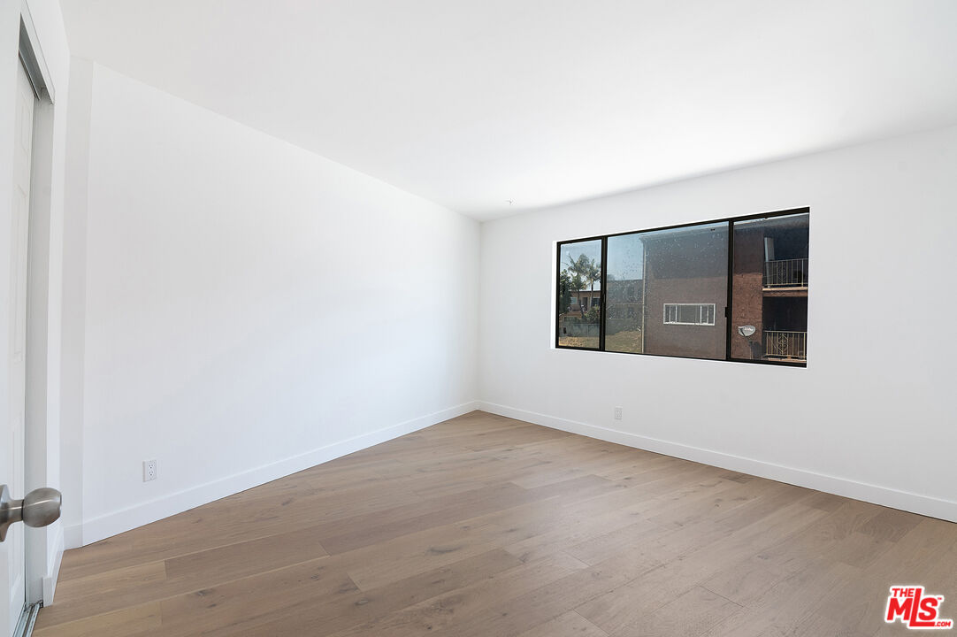 231 E Hyde Park Blvd