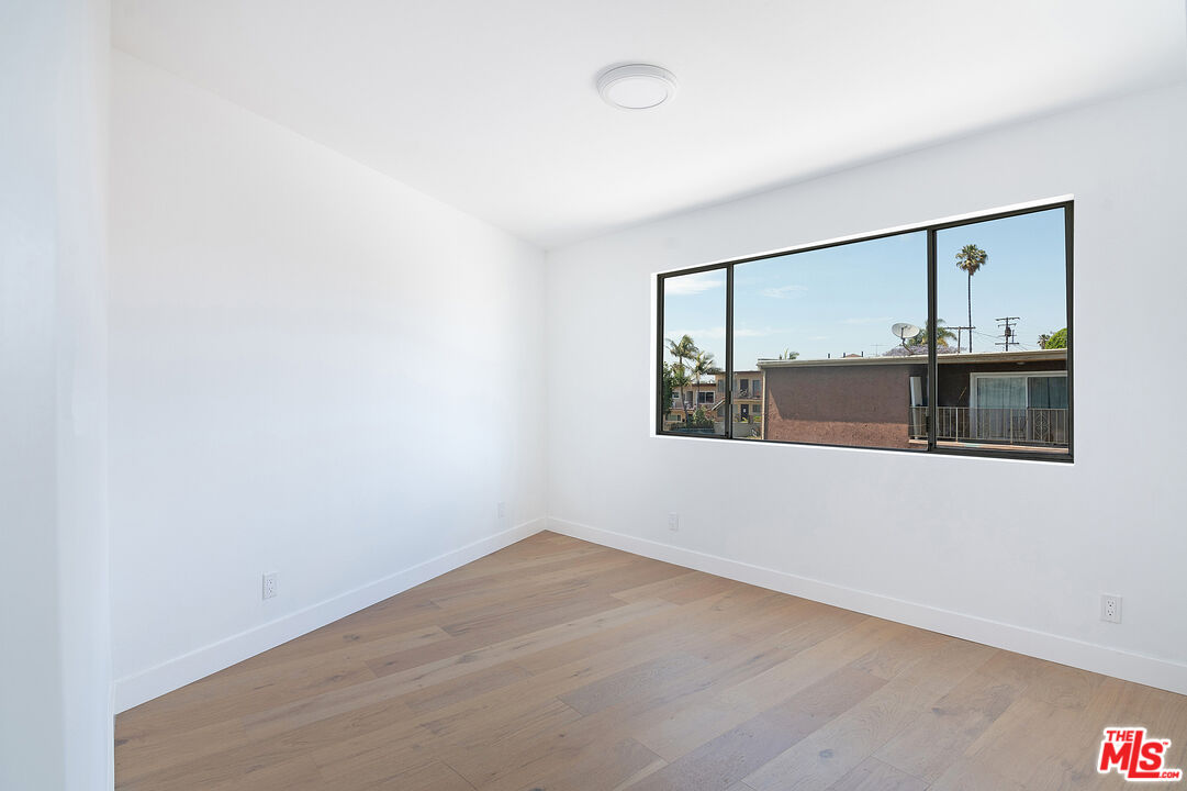 231 E Hyde Park Blvd
