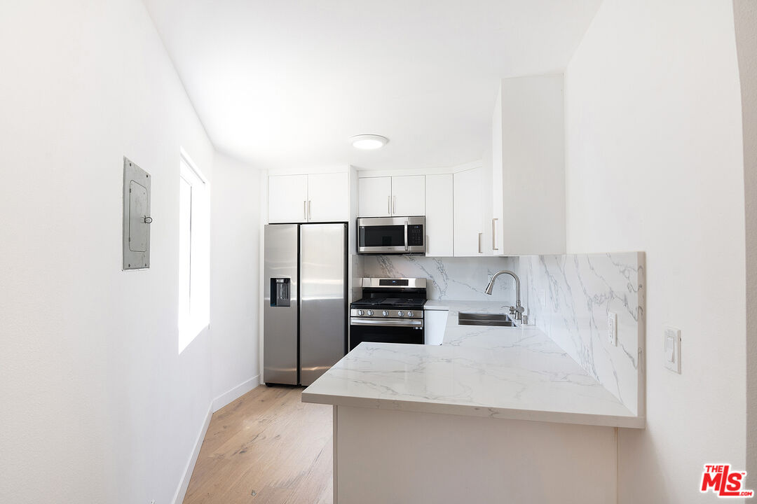 231 E Hyde Park Blvd