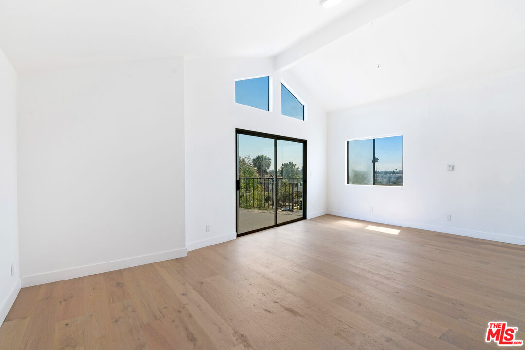 231 E Hyde Park Blvd
