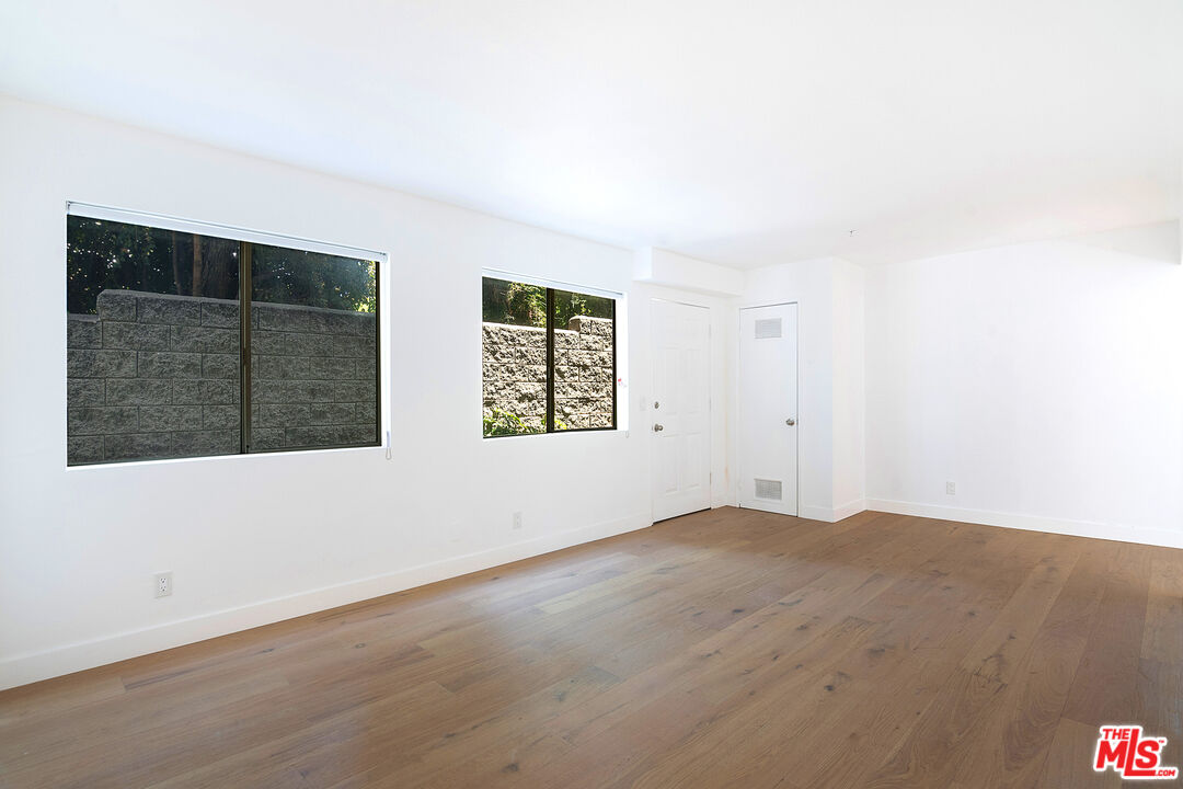 231 E Hyde Park Blvd