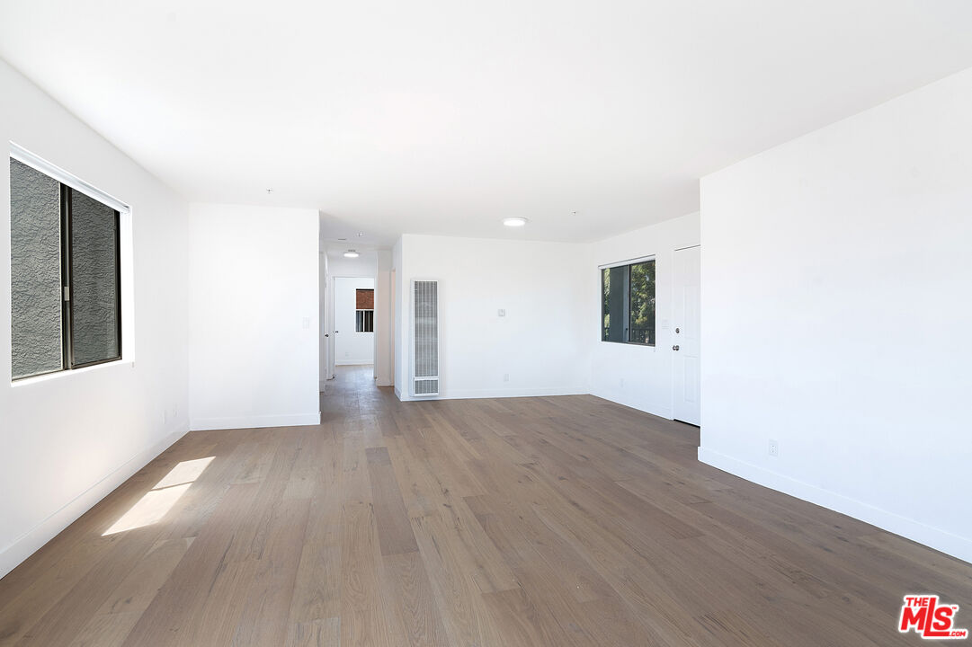 231 E Hyde Park Blvd