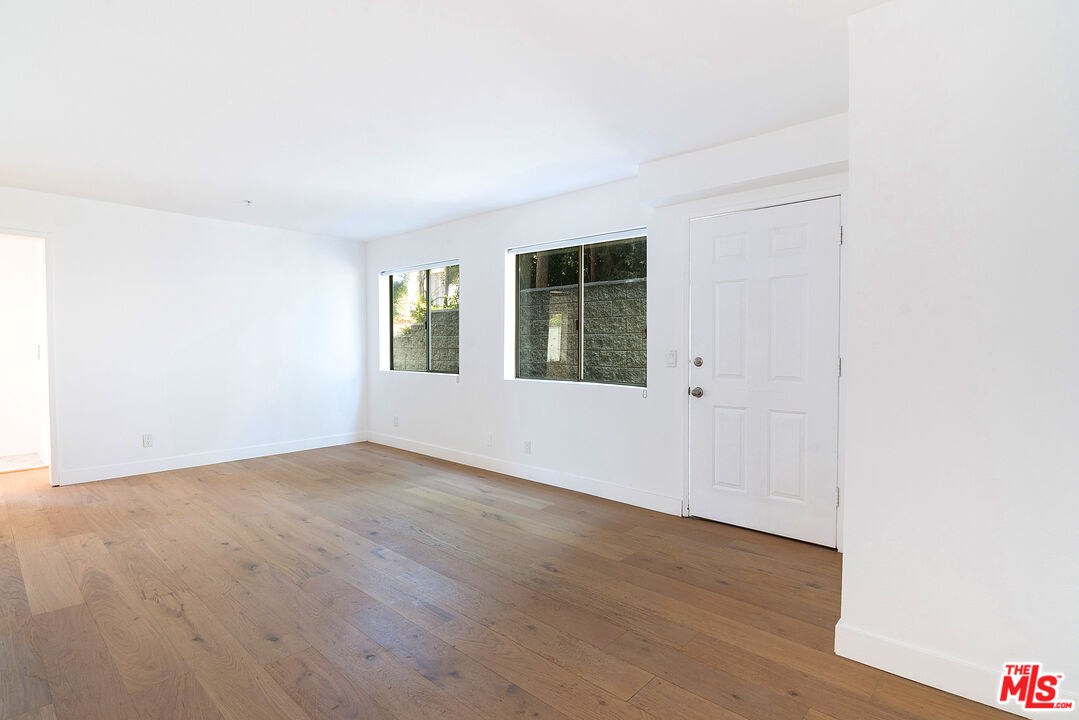 231 E Hyde Park Blvd