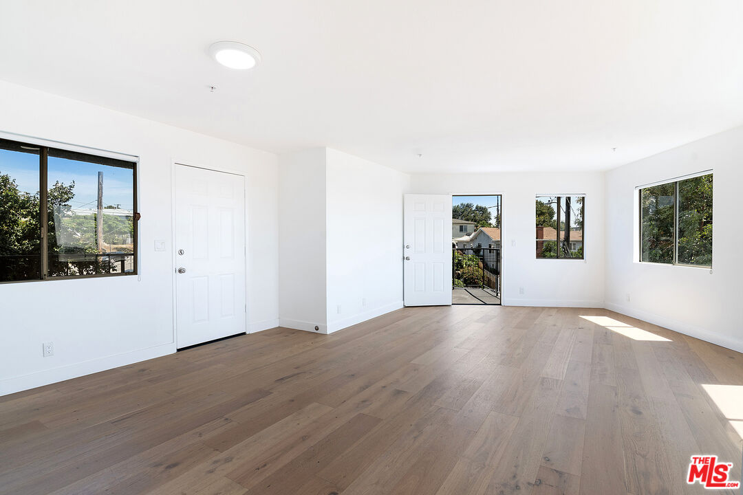 231 E Hyde Park Blvd
